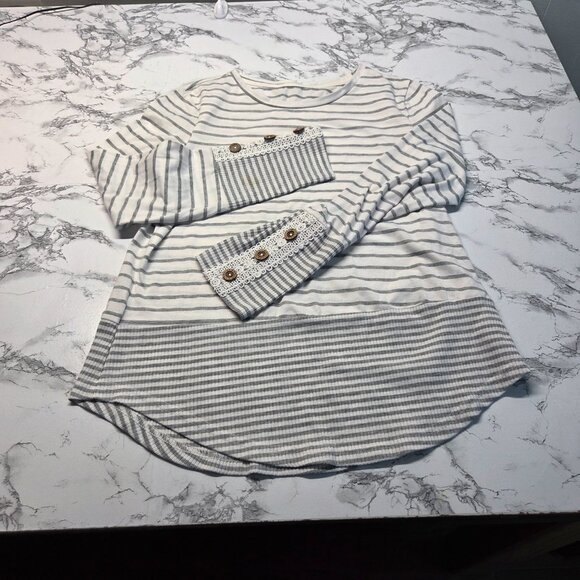 Bundle # 26 Woman's Small Mixed Tops Dresses Blouses ( Flawed ) - Picture 11 of 16